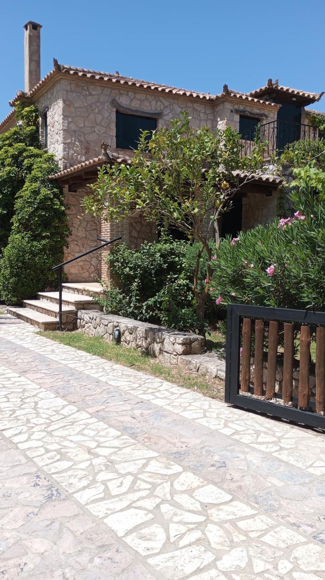 Castello Bellos Villas & Apartments Keri Eksteriør bilde