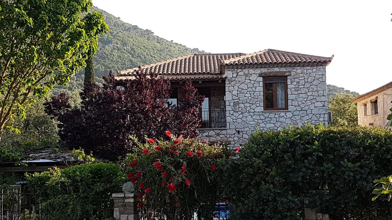 Castello Bellos Villas & Apartments Keri Eksteriør bilde