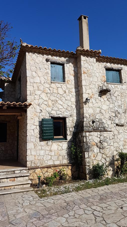 Castello Bellos Villas & Apartments Keri Eksteriør bilde