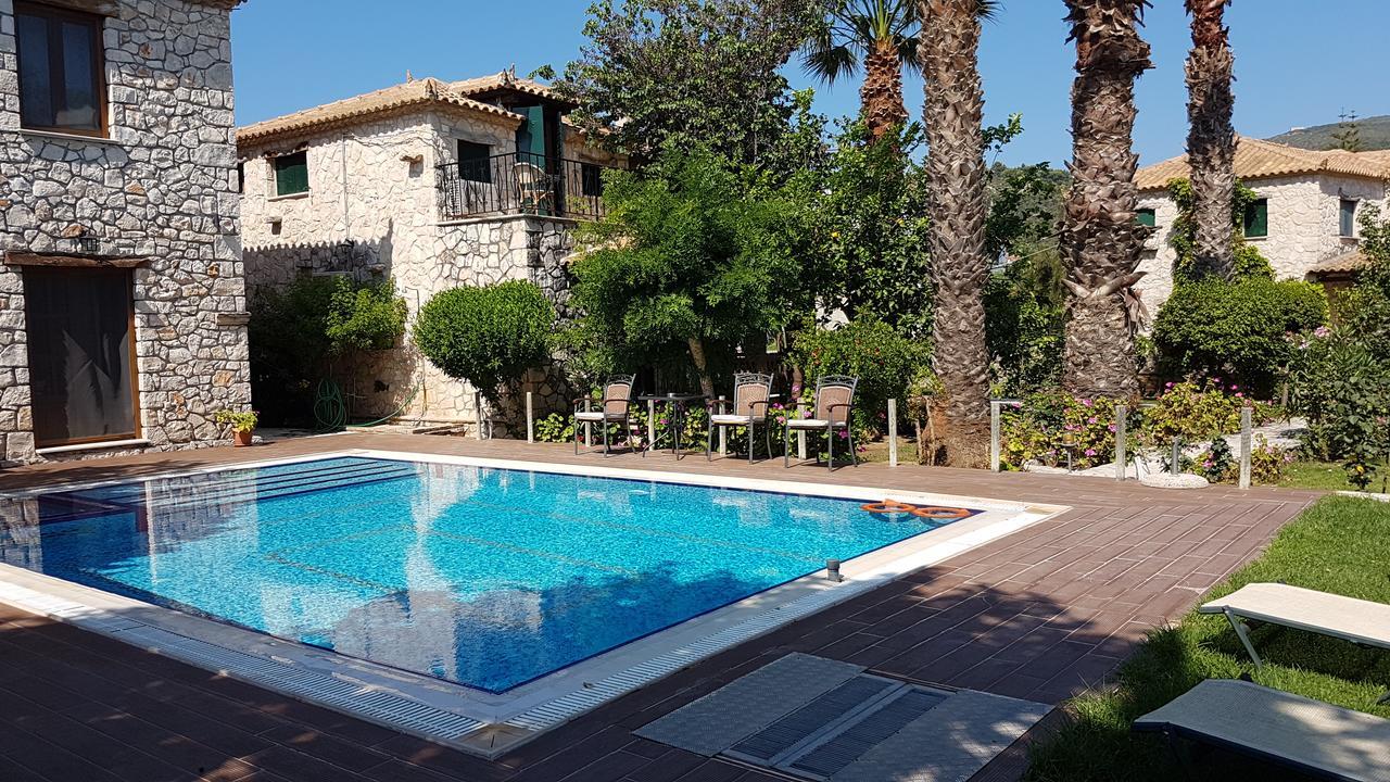 Castello Bellos Villas & Apartments Keri Eksteriør bilde